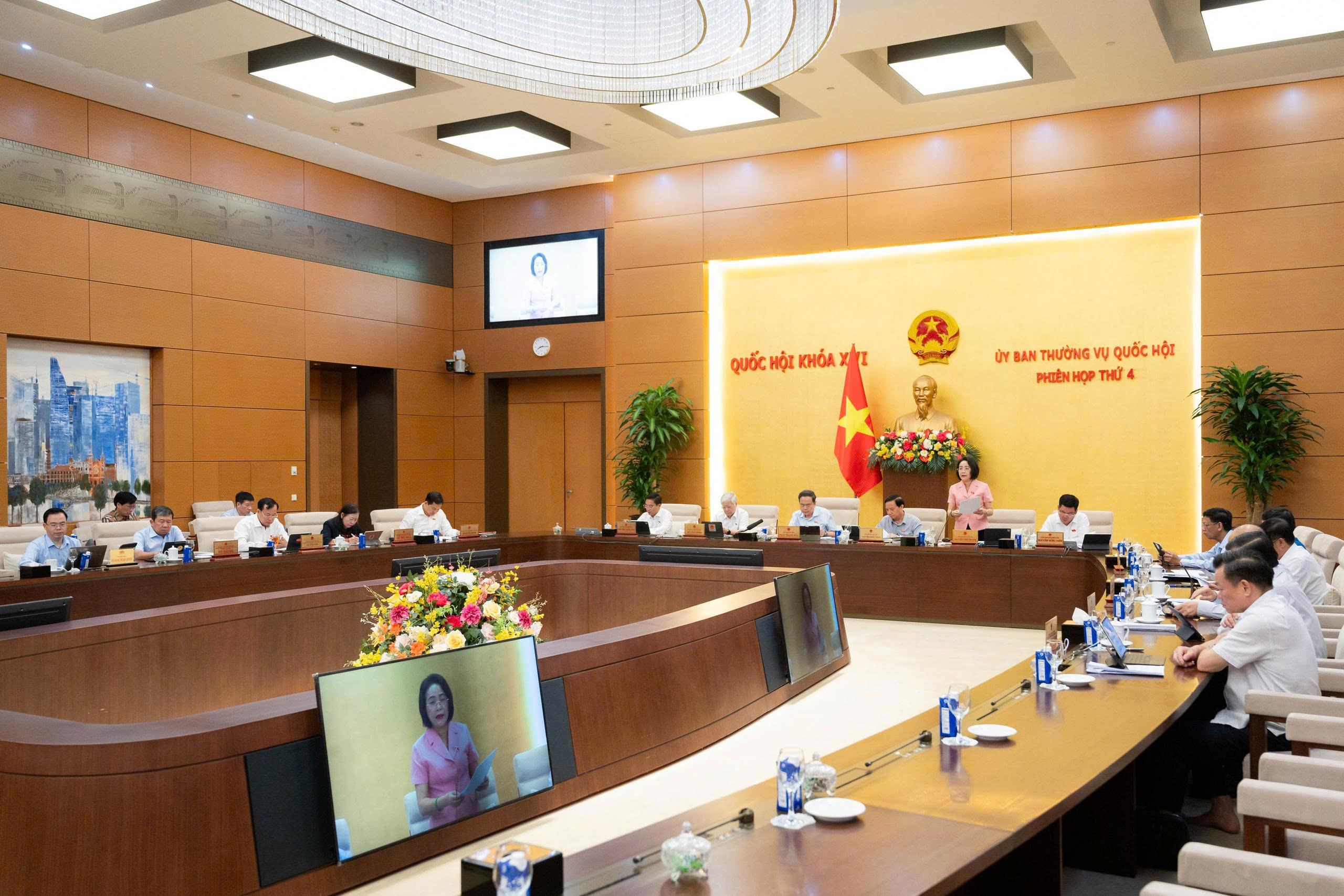 UBTVQH cho ý kiến về dự án Luật sửa đổi, bổ sung một số điều của Luật Người lao động Việt Nam đi làm việc ở nước ngoài theo hợp đồng